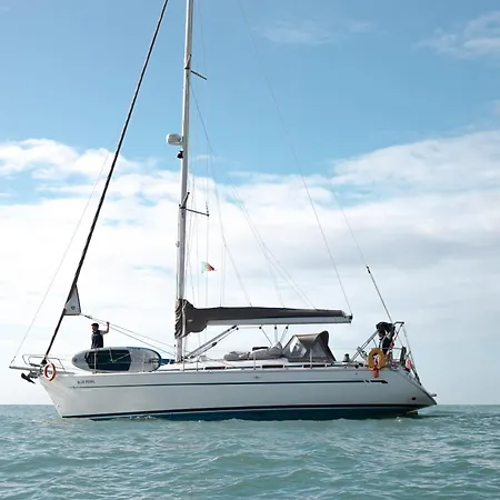 In A Boat - Algarve ספינת מלון *