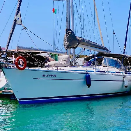 In A Boat - Algarve Botel *