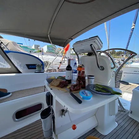 Botel In A Boat - Algarve